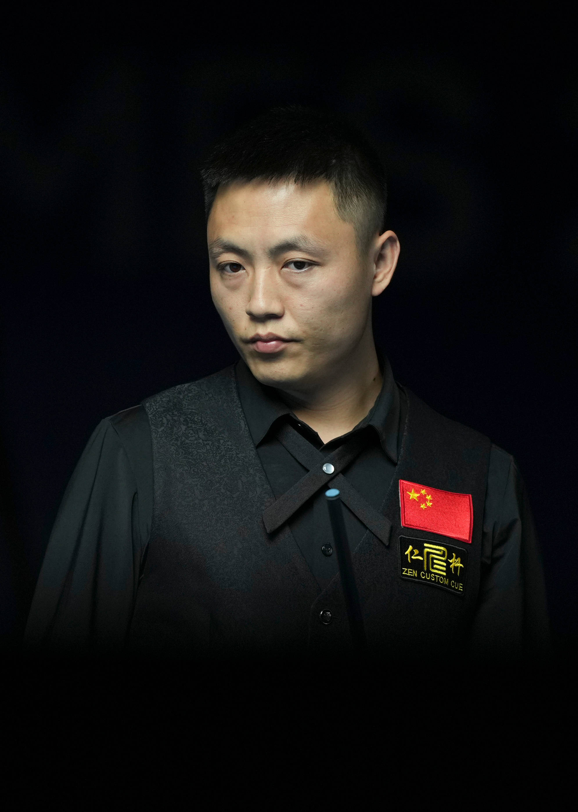 不仅仅依靠 不仅仅依靠